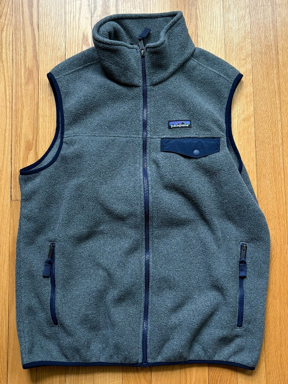 Patagonia Synchilla Men’s Full Zip Fleece Vest Medium Gray Solid Outdoor Hiking